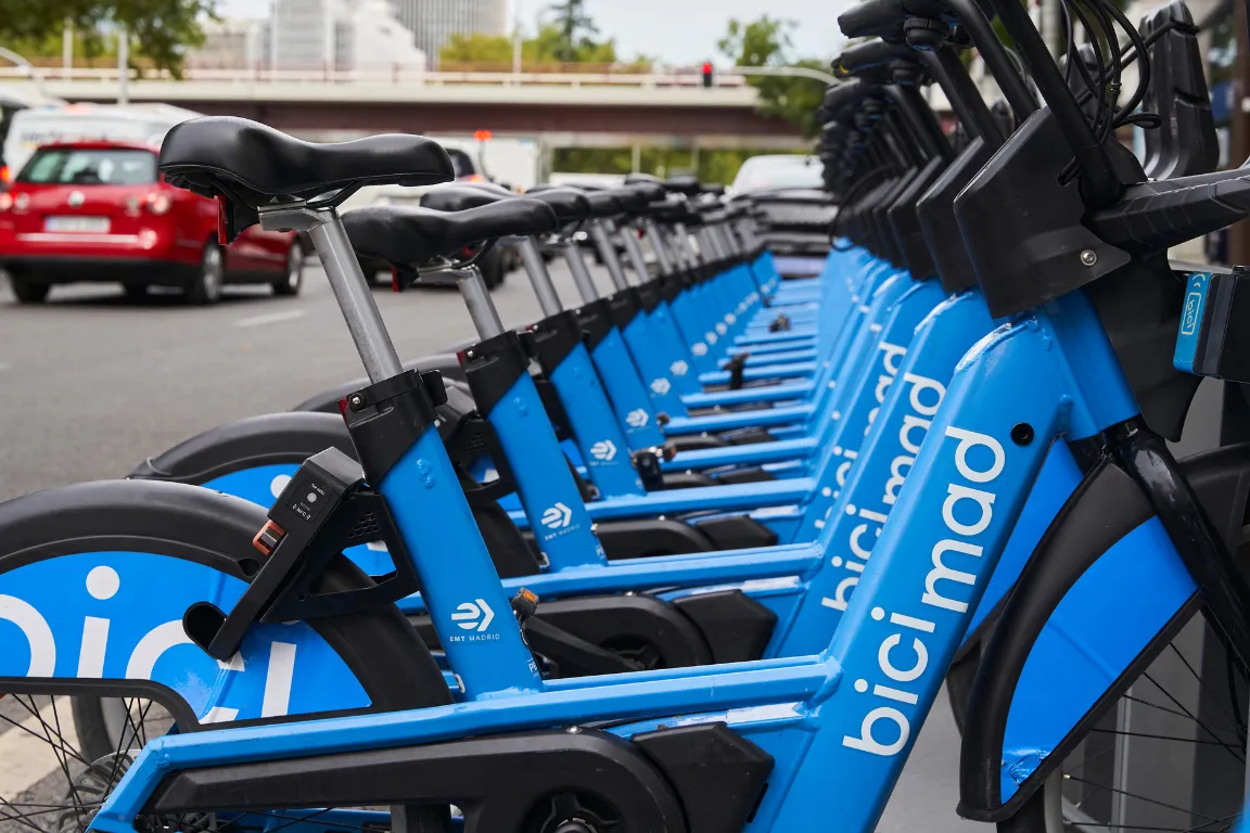bicis de bicimad en estación