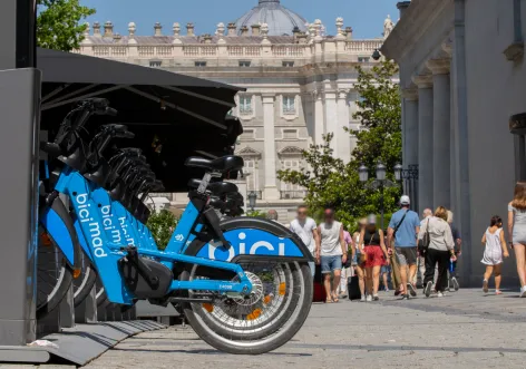 Estación nº 24 de bicimad, situada en las inmediaciones de la Plaza de Oriente