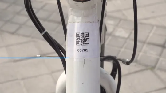 Así se utiliza una bici del sistema ANTIGUO aparcada en una estación del sistema NUEVO