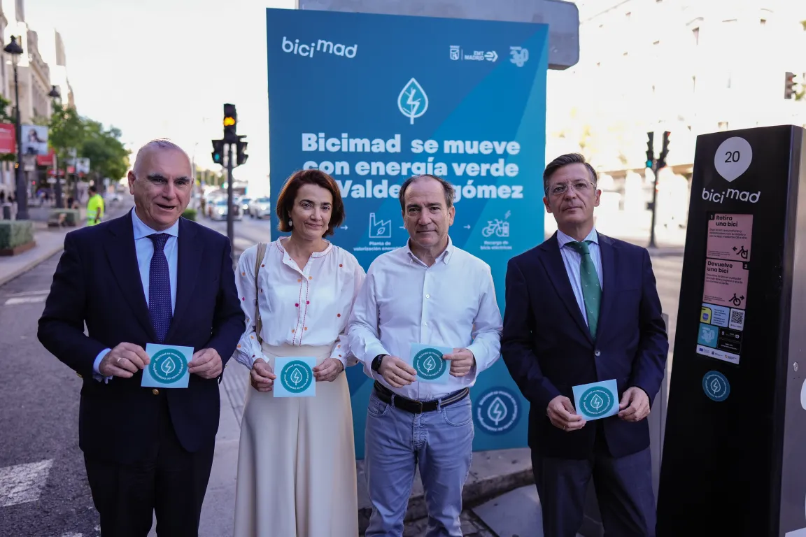 distintivos que lucirán todas las estaciones de bicimad